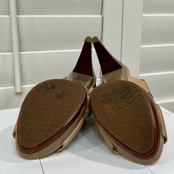 EUC Beige Michael Kors Platform Pump Sz 8 1/2 - Picture 10 of 12